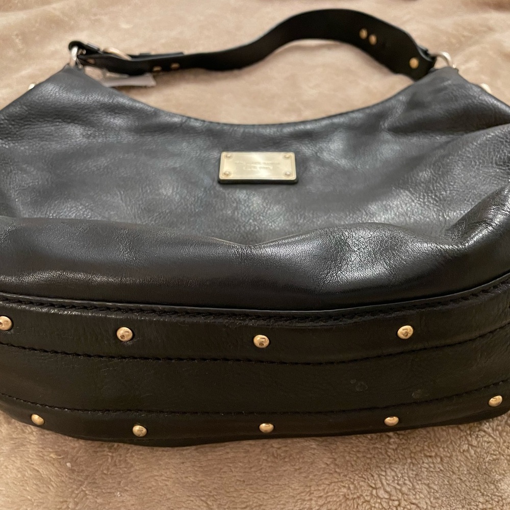 MICHAEL KORS black leather handbag with gold hardware - Picture 3 of 7
